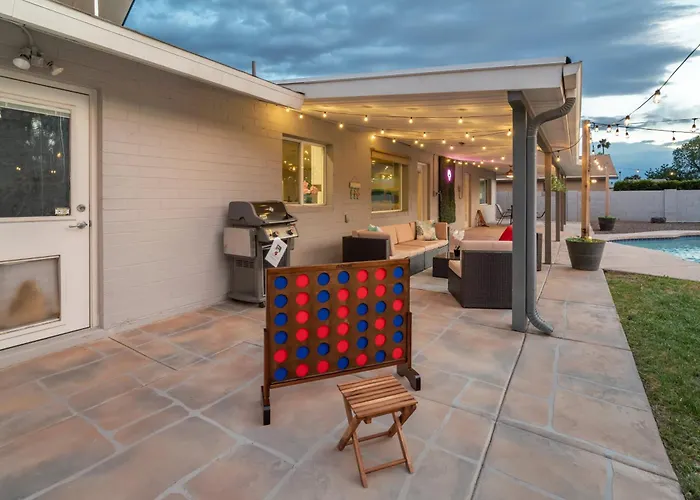 Spacious Scottsdale Getaway With Pool *