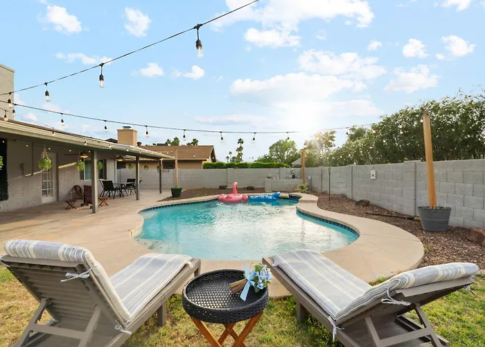Spacious Scottsdale Getaway With Pool