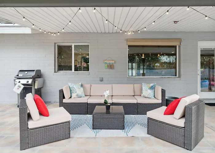 Spacious Scottsdale Getaway With Pool