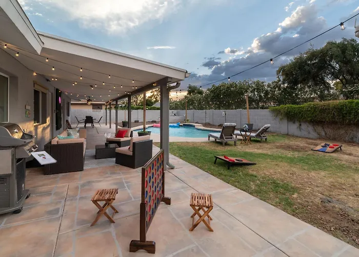 Spacious Scottsdale Getaway With Pool