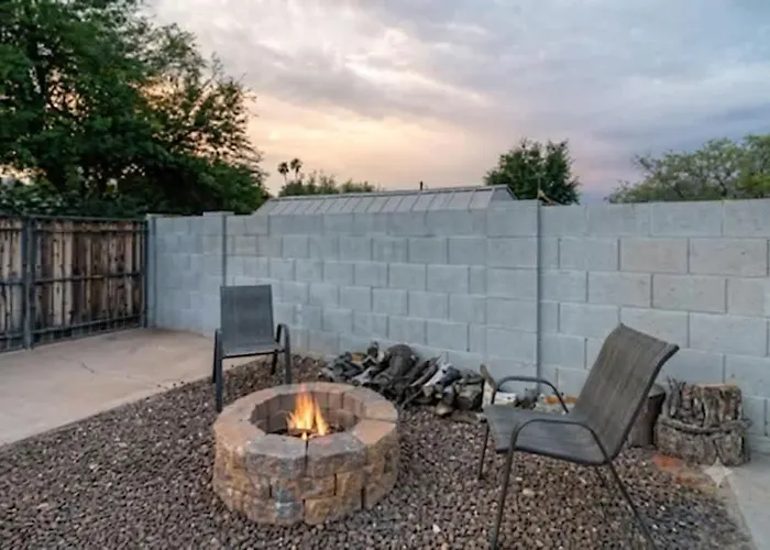 Spacious Scottsdale Getaway With Pool *